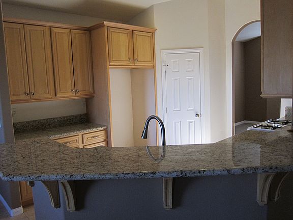 5th image of 7981 Gaylop Ave