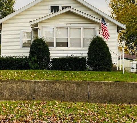 2nd image of 2209 10th Ave