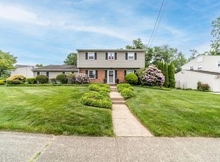 17 Lawnside Dr, Lawrence Township, NJ