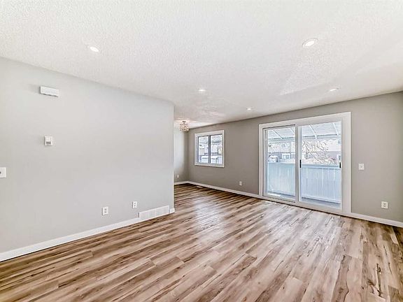 5th image of 903 N 44th St SE #F