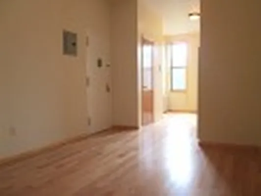 Rented by New York Realty Minimax Inc | media 20