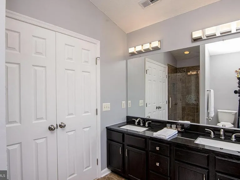 8800 Community Square Ln — Photo 19