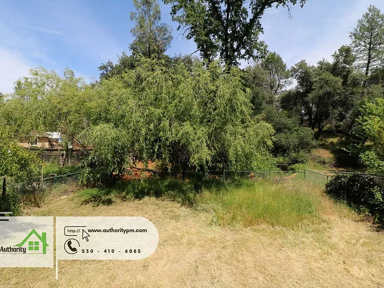 1833 Oregon Ave — Photo 28