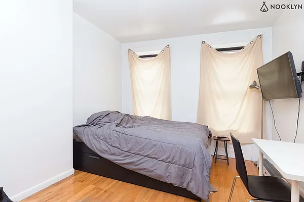 Rented by Nooklyn NYC LLC | media 11