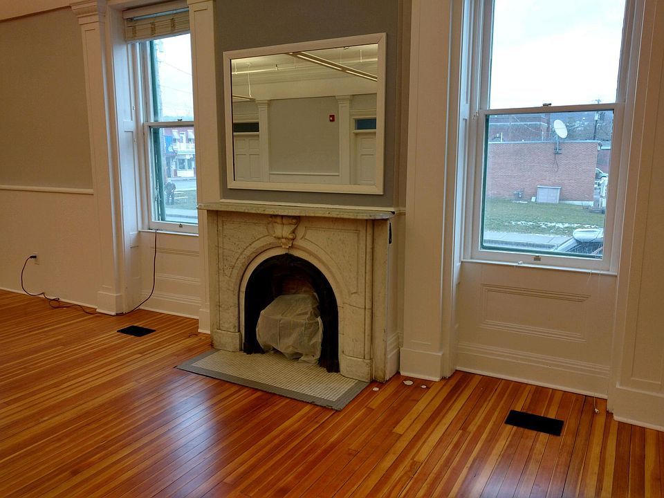 2nd image of 401 W Main St #100