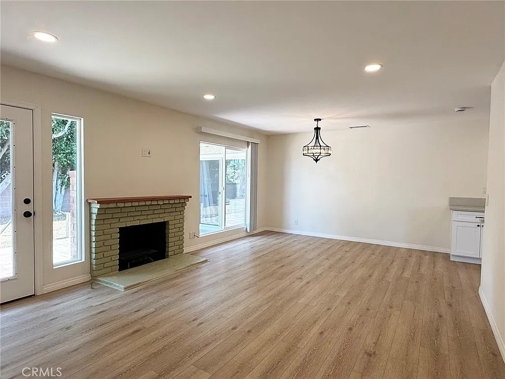 3 bed, 1133 sqft, $4,000 — Photo 4