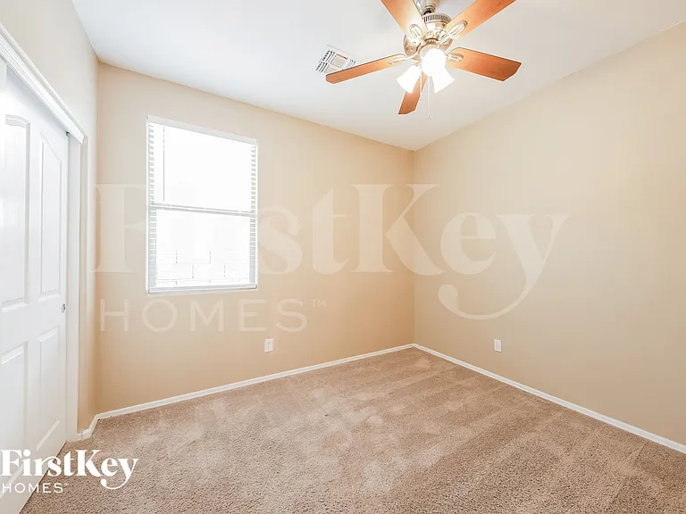 188 S 154th Ln — Photo 11