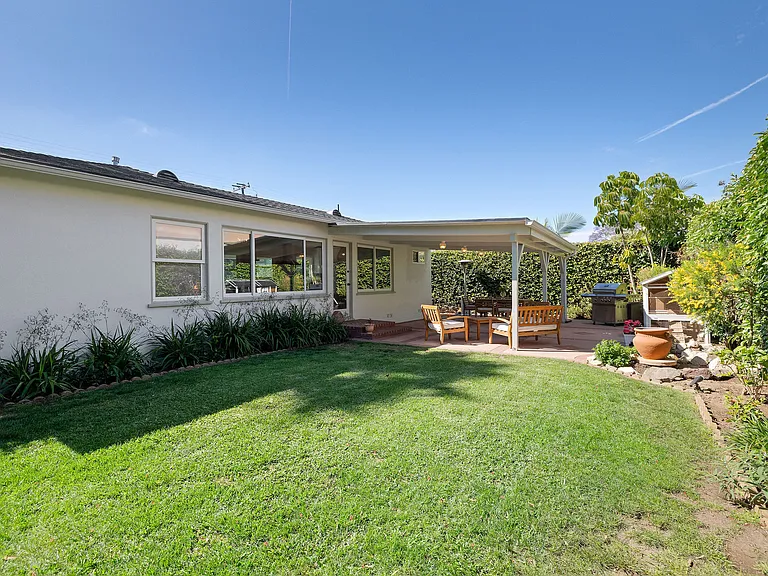 13422 Isis Ave — Photo 15