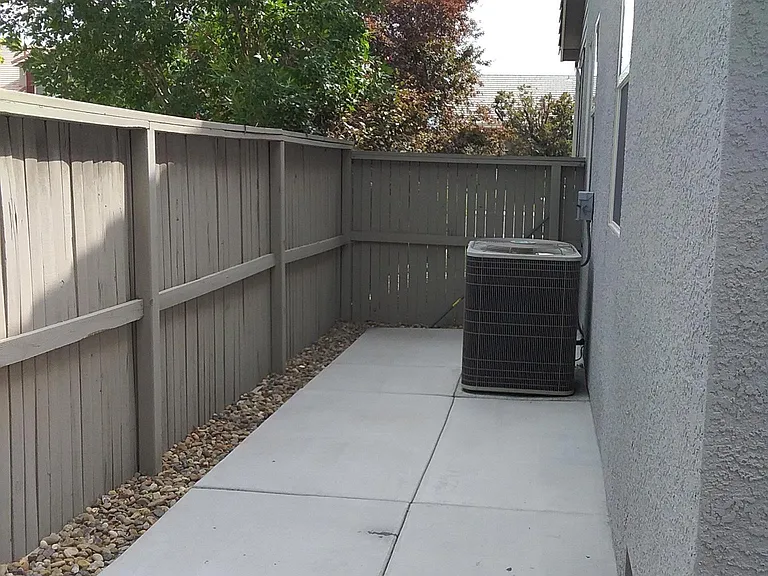 1665 Cattlemen Ct — Photo 36