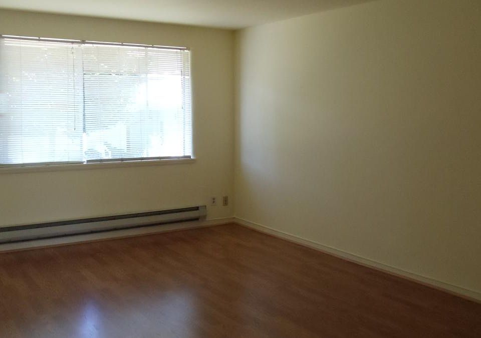 1st image of 4731 40th Ave NE