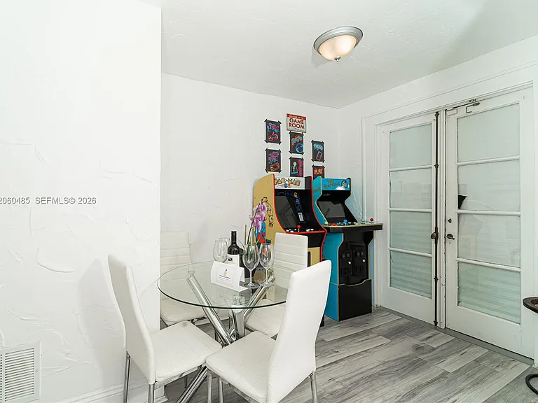 626 NE 4th Ct — Photo 12