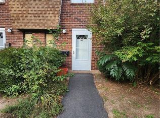 82 Wakefield Cir #82, East Hartford, CT 06118