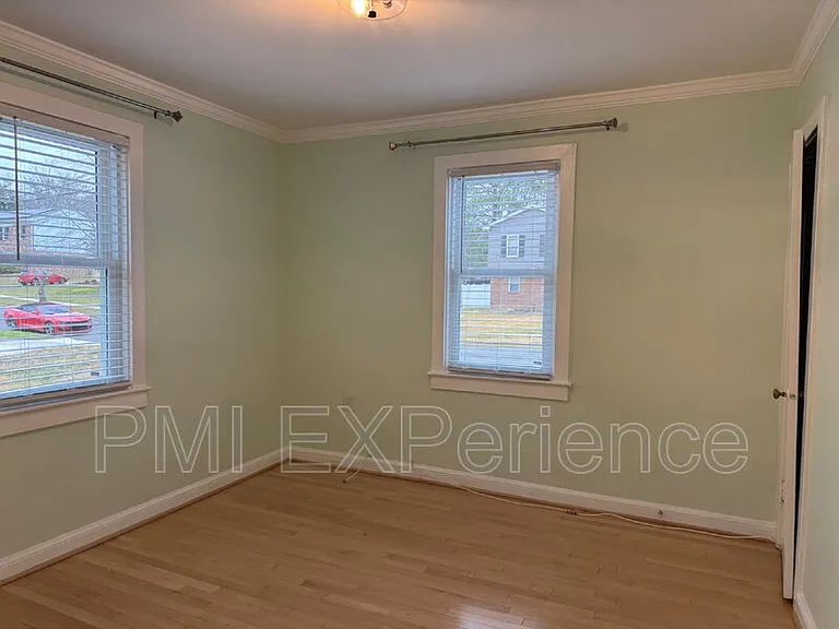 8203 Comet Dr — Photo 10