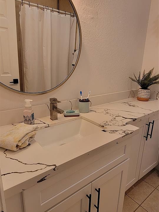 1st image of 6633 Hidden Cove Dr