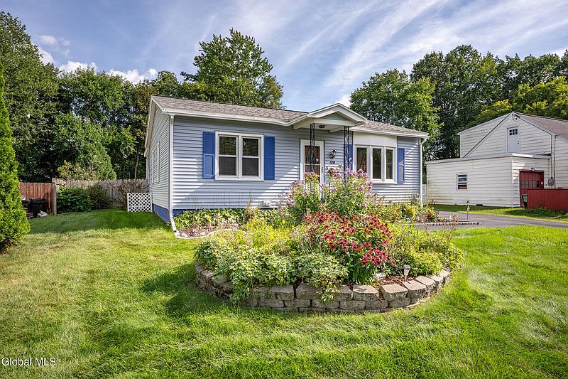 3rd image of 438 Clayton Road