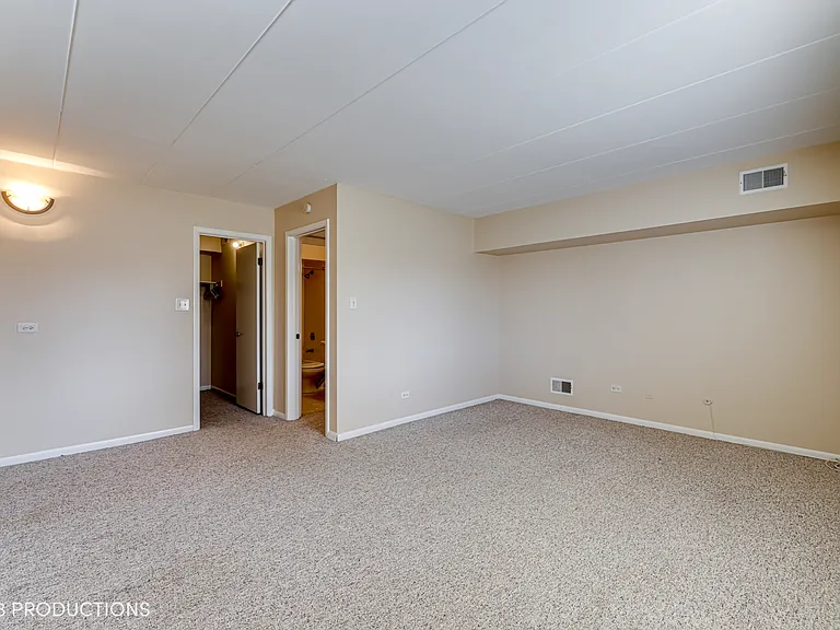 9114 W 140th St #103 — Photo 14