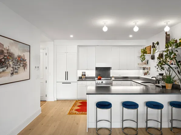 488 Sterling Place image 4 of 12