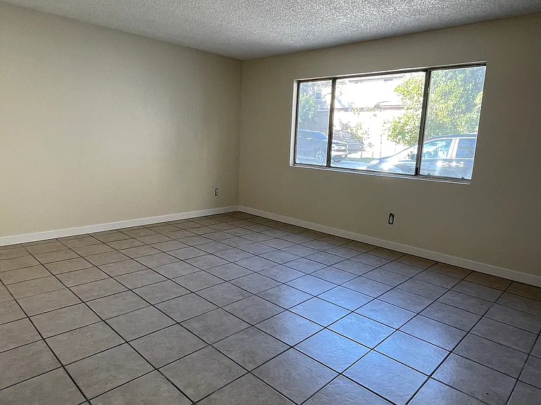 1126 W Ralston St #A — Photo 11