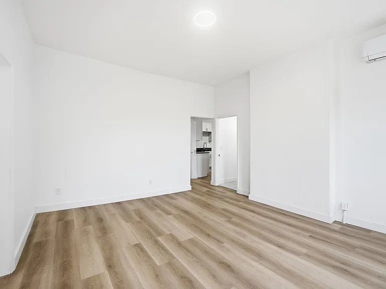 568 Hale Ave — Photo 5