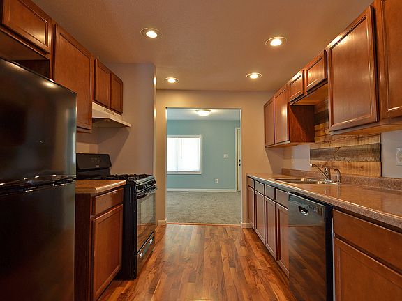 4th image of 2116 Champlain St