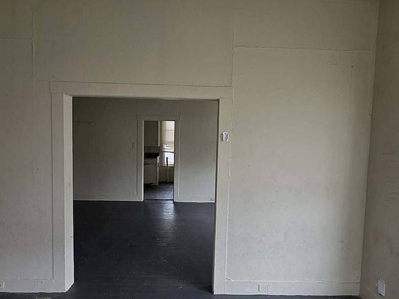 4th image of 1310 STEVES AVE