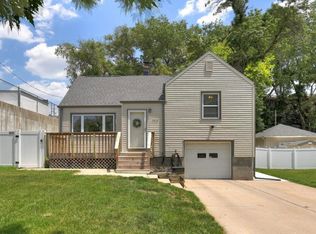 1913 S 46th St, Omaha, NE 68106