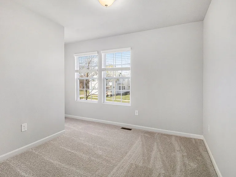1302 Forest Valley Dr — Photo 22
