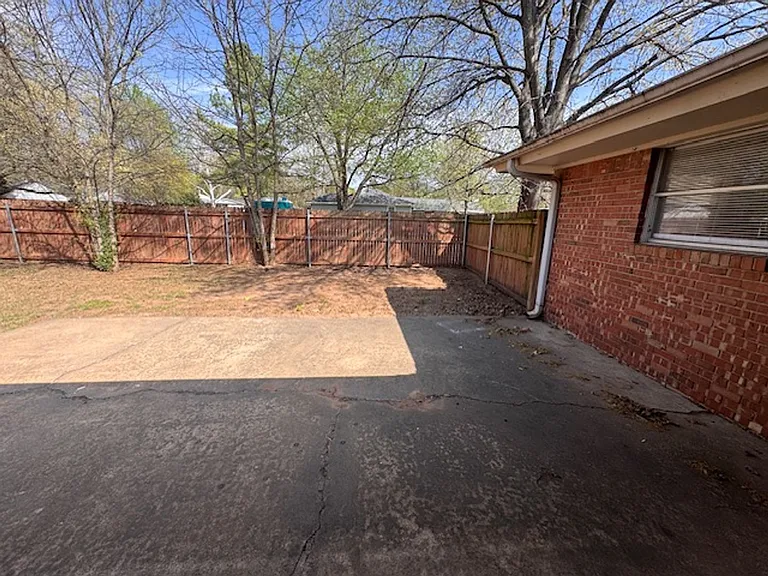 1503 Avondale Dr — Photo 18