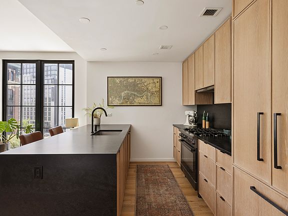 5th image of 532 Clinton Ave #6B