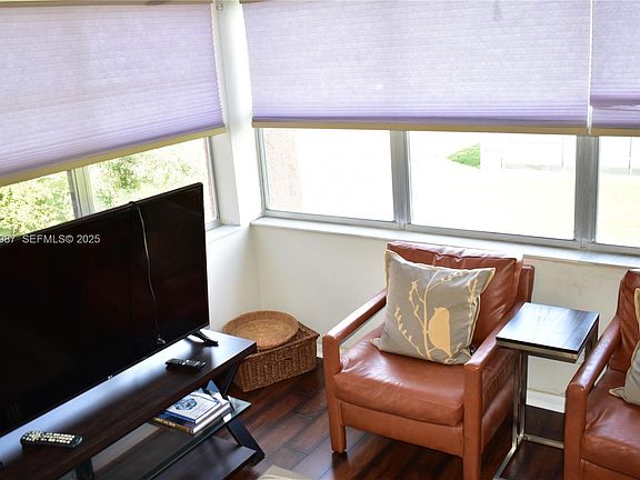 5th image of 9801 Sunrise Lakes Blvd APT 305