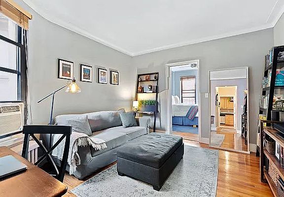 5th image of 212 E 84th St APT 5C