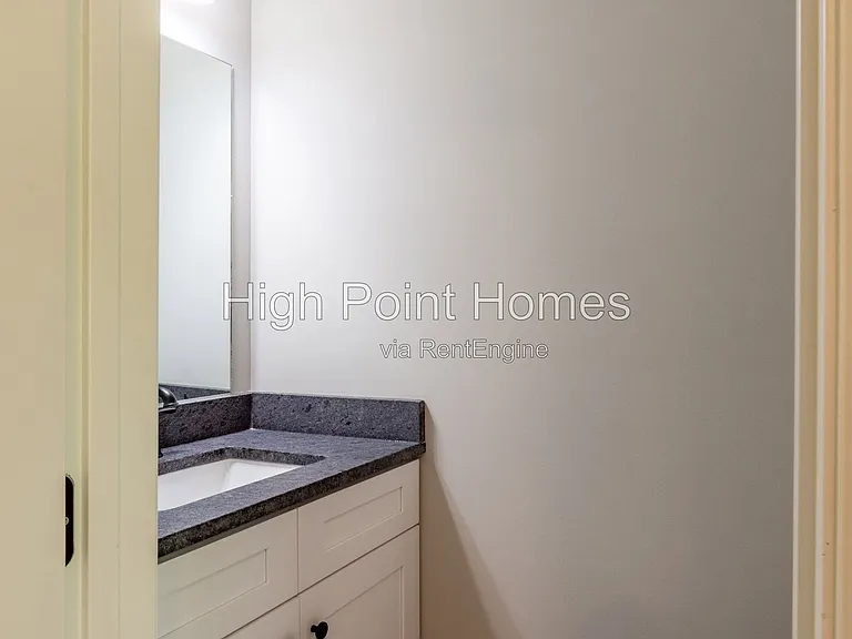 400 Gallery Ln #B-7 — Photo 10