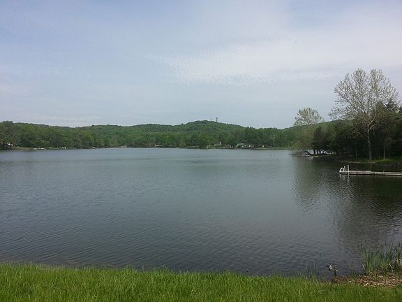 4th image of 8401 W Shore Dr