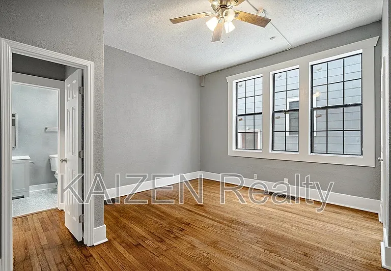 156 N Tucker St — Photo 14