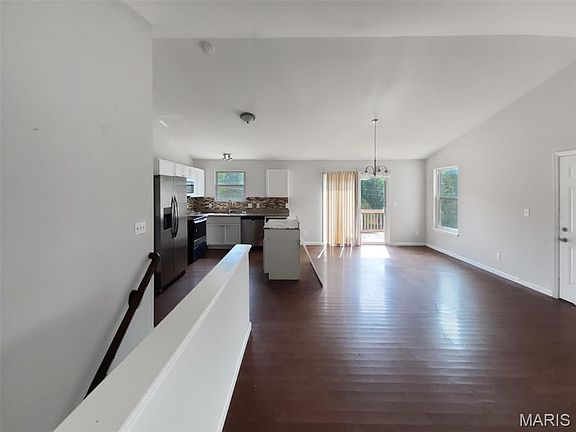 4th image of 7304 Hillandale Dr