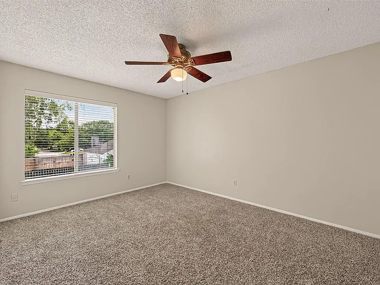 1818 Foxlake Dr — Photo 18