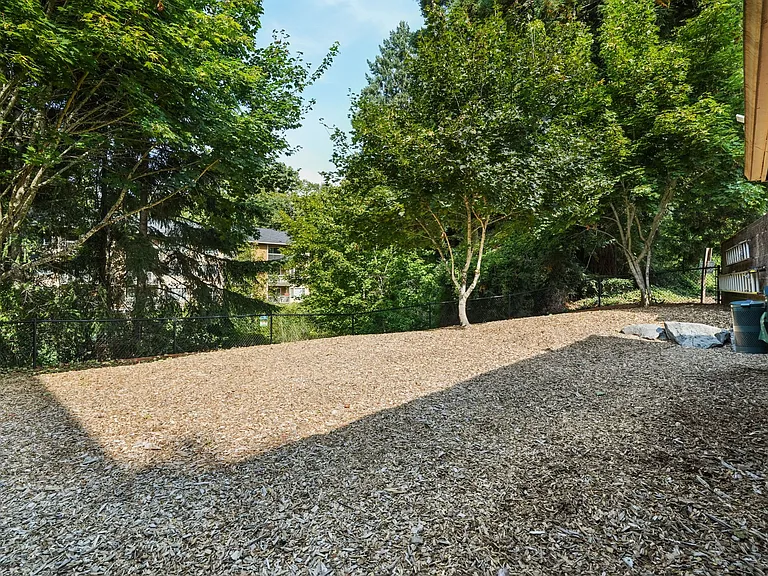 Oak Tree Apartments — Photo 13