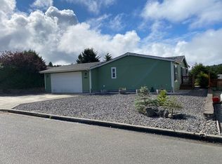 949 Blanco Ave, Coos Bay, OR 97420