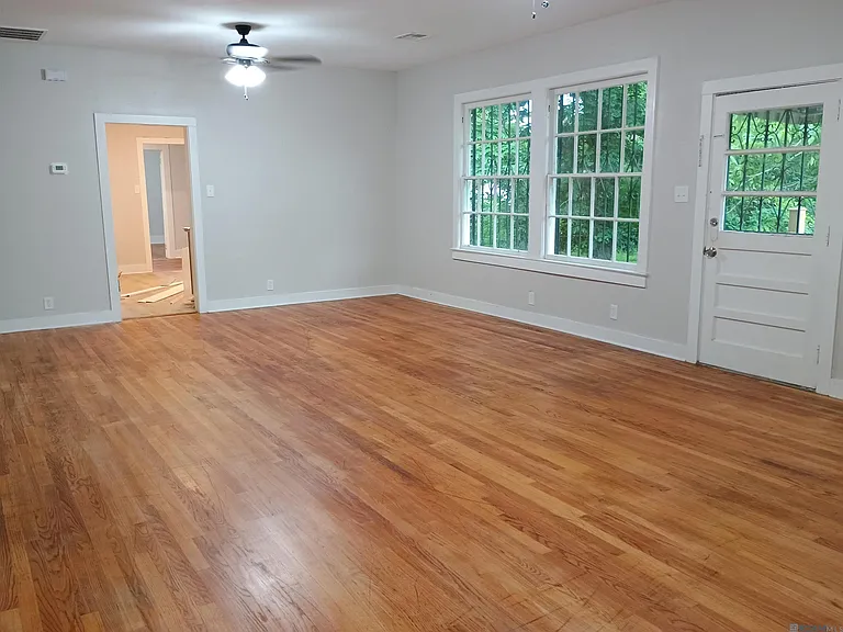 179 W Harrison St — Photo 2