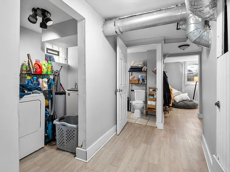basement laundry room
