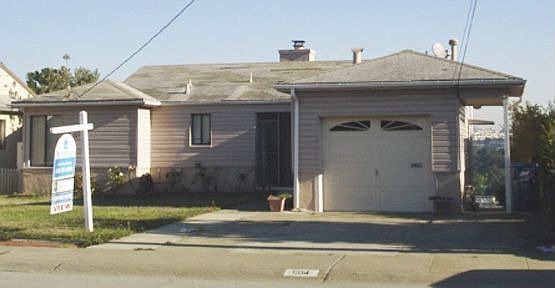 1st image of 804 Larchmont Dr