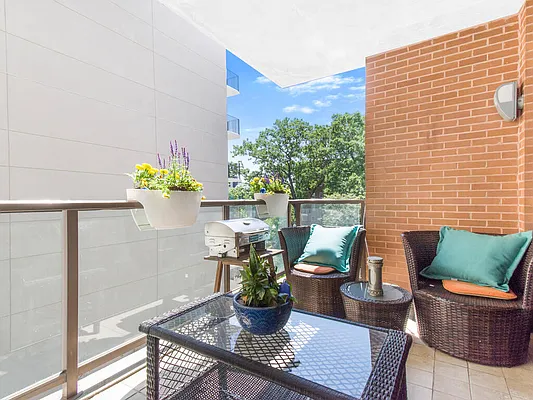 Sold by Douglas Elliman | media 15