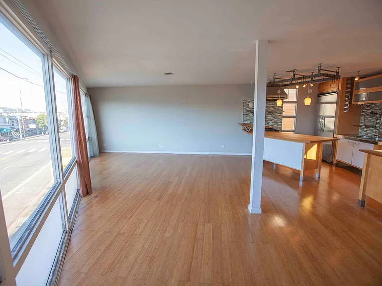 5315 Mission St — Photo 1