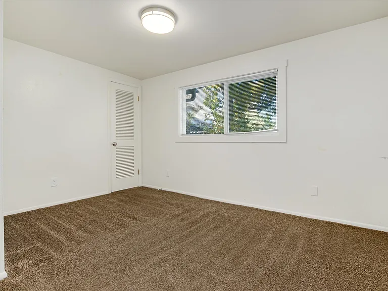 1323 Balsam Ave #2 — Photo 9