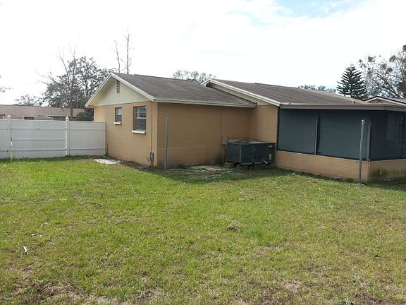 2nd image of 7912 Woodglen Cir