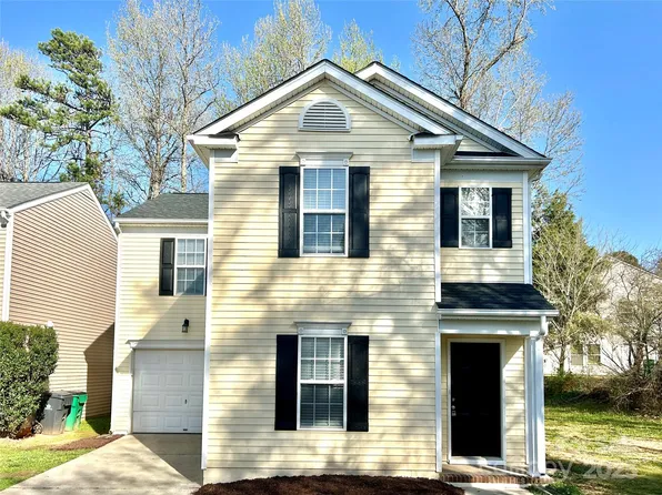 7702 Brisbane Ct, Charlotte, NC 28215