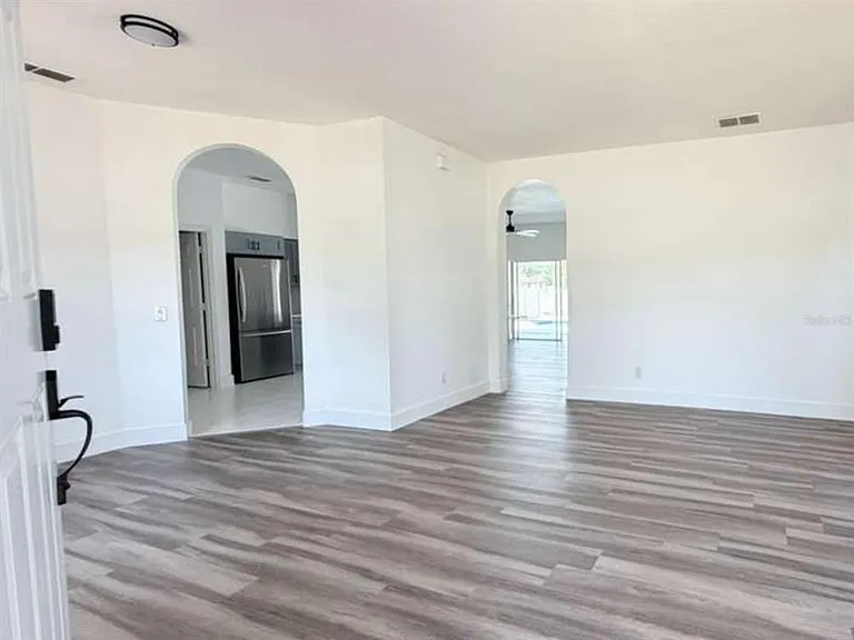 906 Berwick Dr — Photo 70