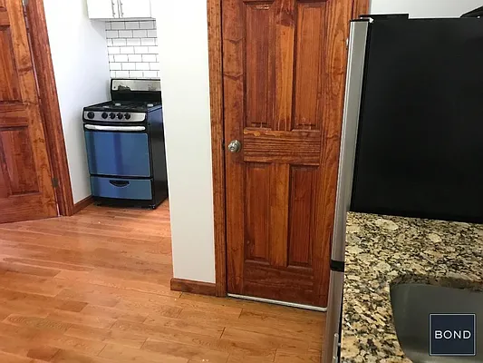 Rented by Bond New York | media 29