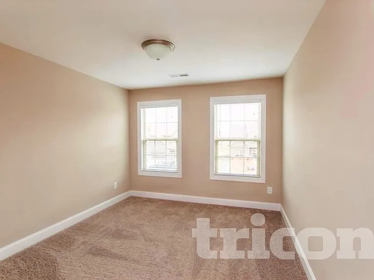 1509 Burrows Ave — Photo 10