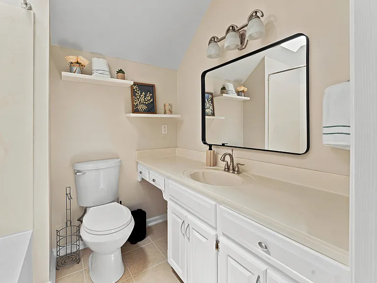 100 Harbor Dr — Photo 7